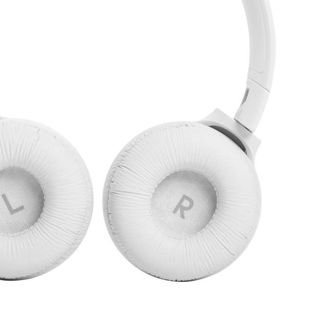 JBL Tune 510BT - White - Wireless on-ear headphones - Detailshot 2 image number null